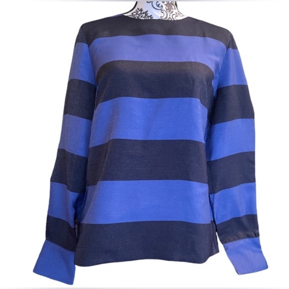 BANANA REPUBLIC long sleeved blue striped shirt size XS